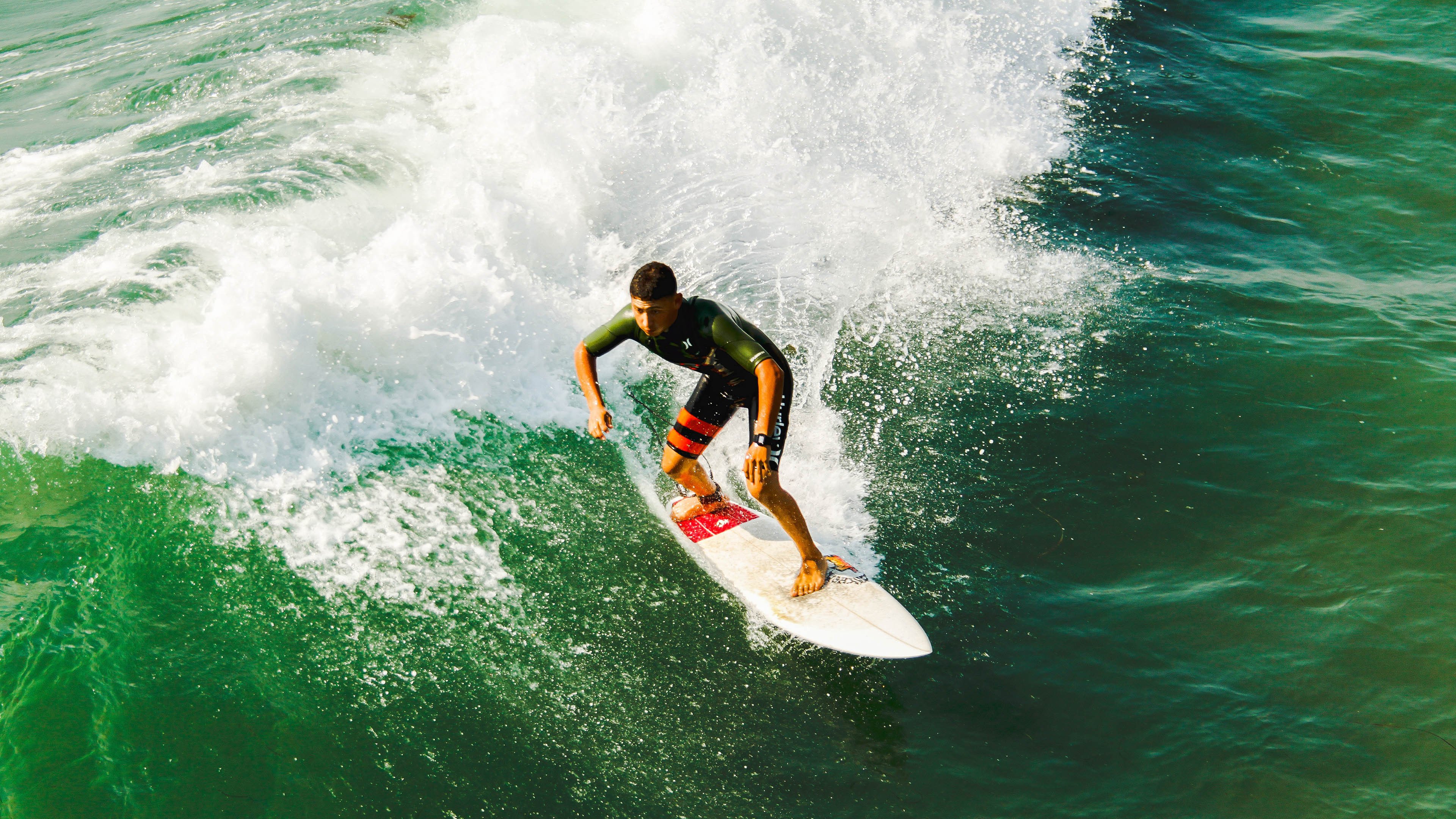 九游娱乐官网 (jiuyou)-西甲球场最美的瞬间：高空吊射入网