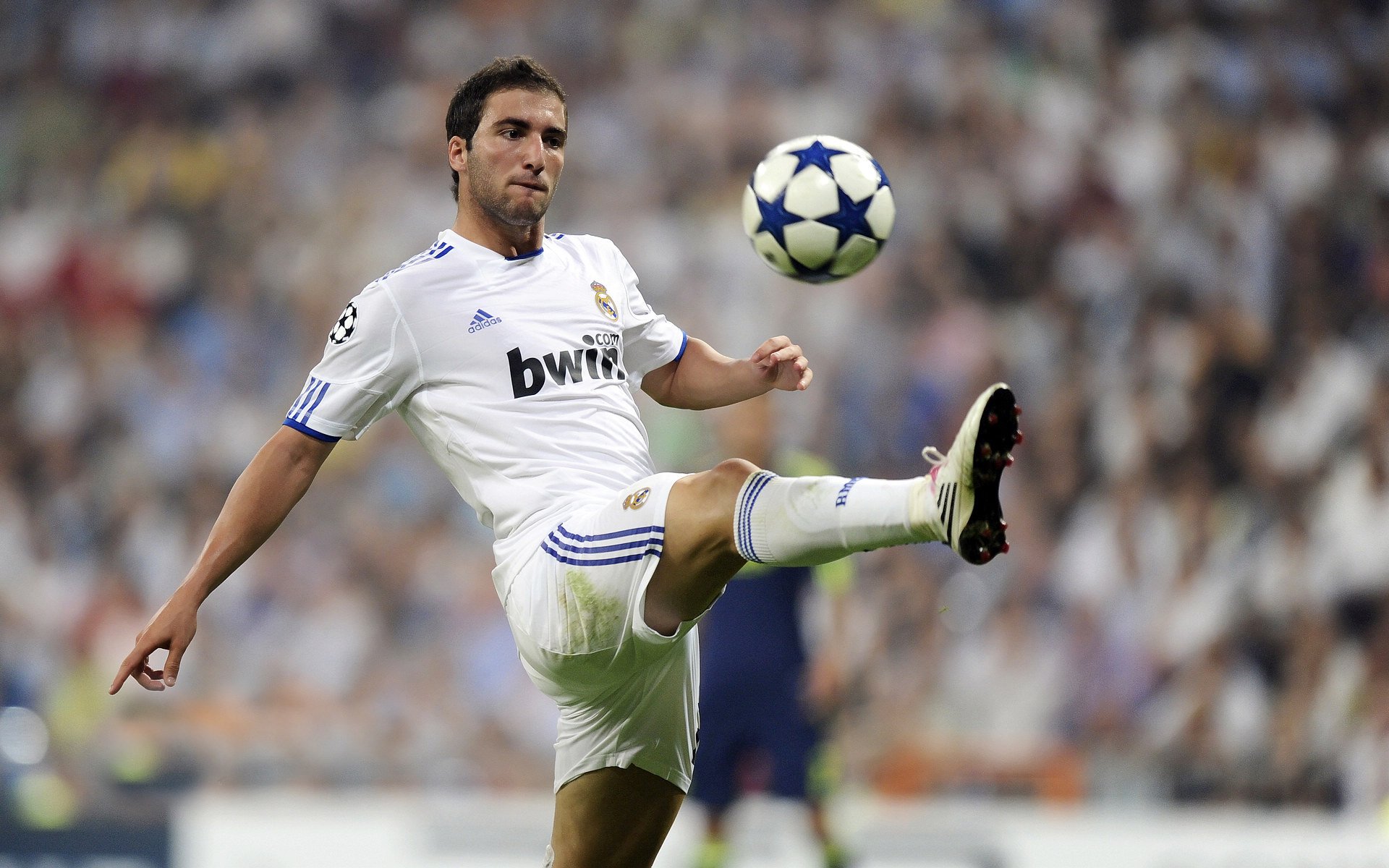 梅赛德斯实力崛起，迎头赶上的策略，梅赛德斯这个人